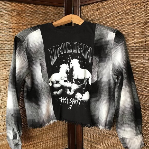 Upcycled Girls Unicorn Flannel Shirt: Reworked Graphic Tee Black White Size 8-12 - Picture 10 of 11